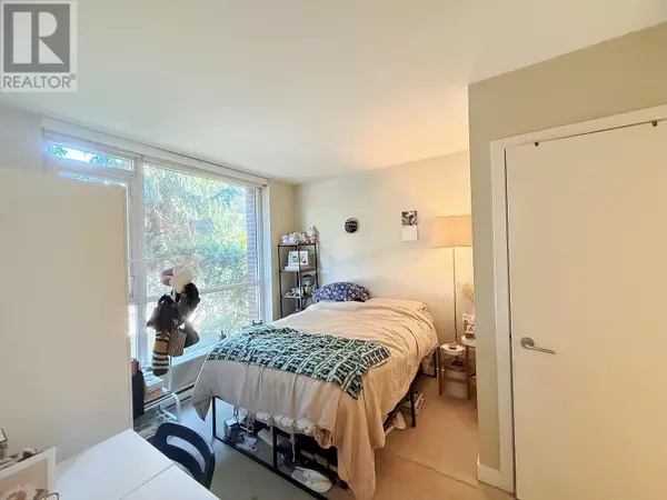 Richmond, BC V6Y0H2,6180 COONEY RD #101