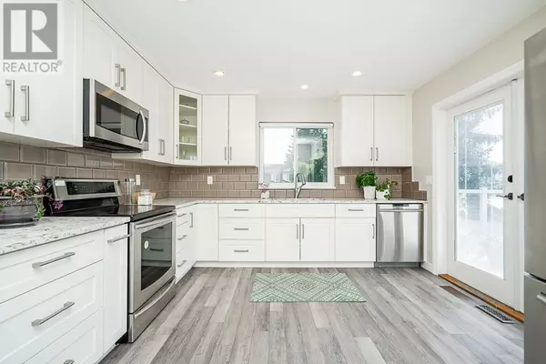 20370 THORNE AVENUE, Maple Ridge, BC V2X8T9