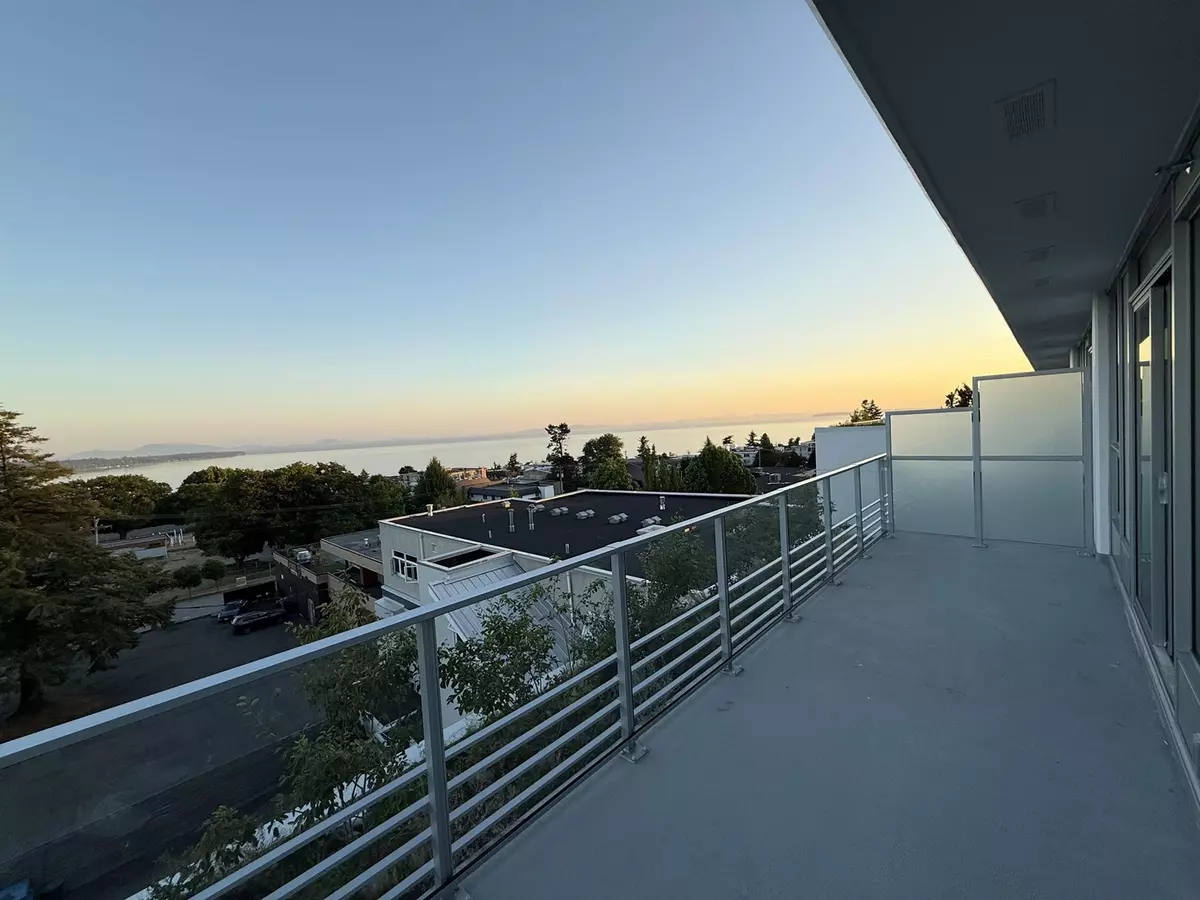 White Rock, BC V4B3Z2,1342 JOHNSTON #410