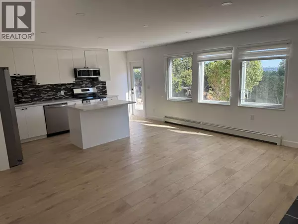 West Vancouver, BC V7V2V5,1880 PALMERSTON AVE #2