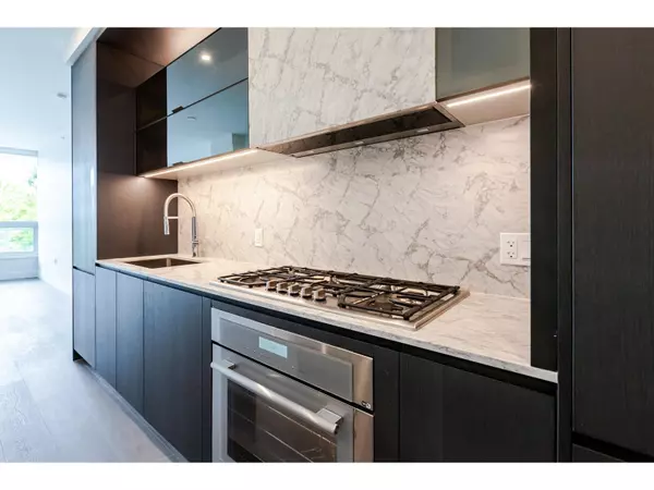 White Rock, BC V4B3Z2,1342 JOHNSTON #314
