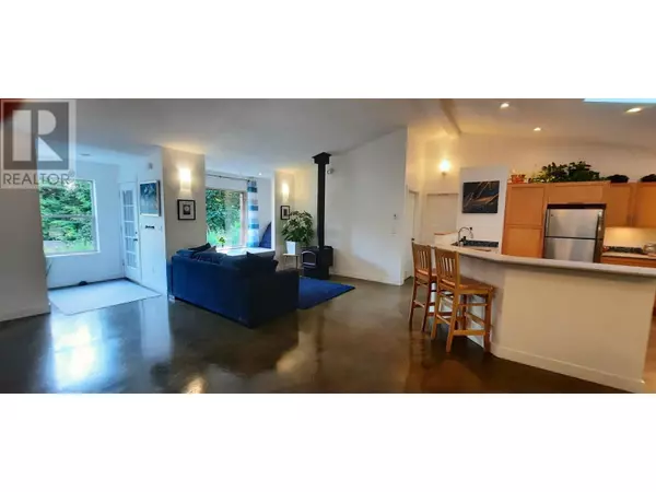 Roberts Creek, BC V0N2W2,1456 GEM PLACE