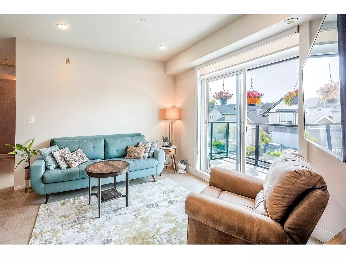 Surrey, BC V3S0B5,14818 60 #208