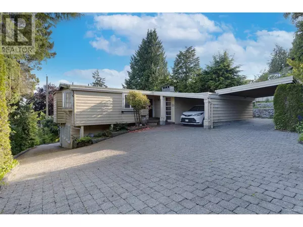 West Vancouver, BC V7T1S1,825 8TH STREET