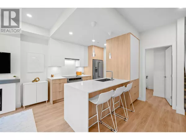 Burnaby, BC V3N0B4,7428 BYRNEPARK WALK #104