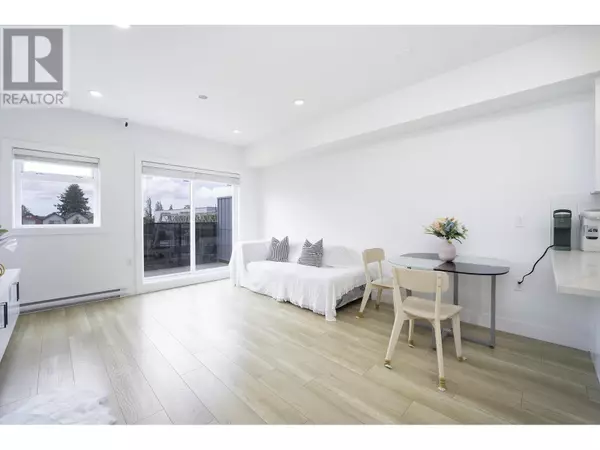 Burnaby, BC V5J1K2,6288 BERESFORD ST #12