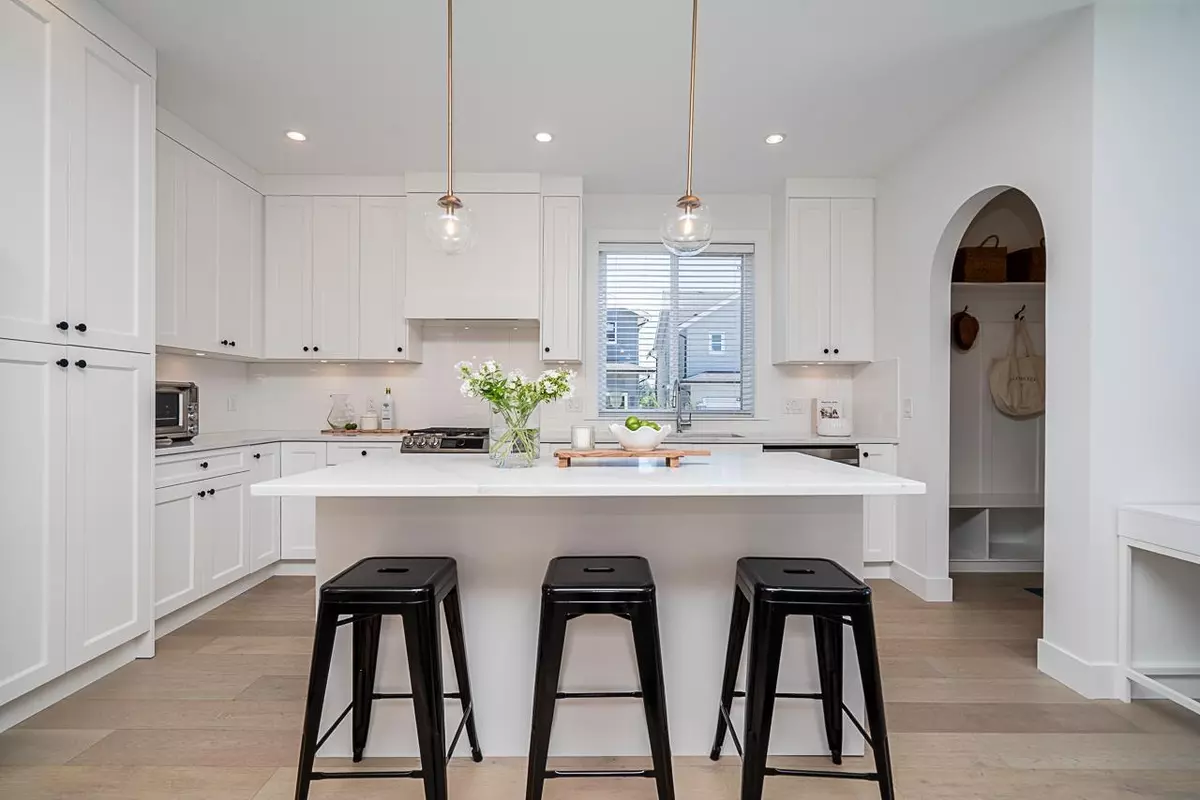 Surrey, BC V3Z0M3,16792 21A AVENUE