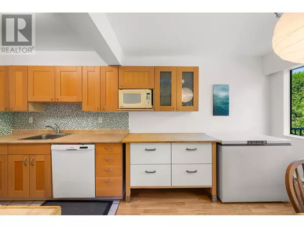 8943 HORNE STREET, Burnaby, BC V3N4J8