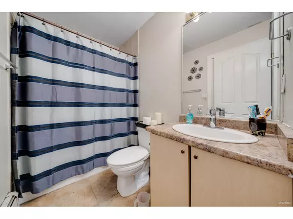Surrey, BC V3V5V6,8863 KING GEORGE BOULEVARD