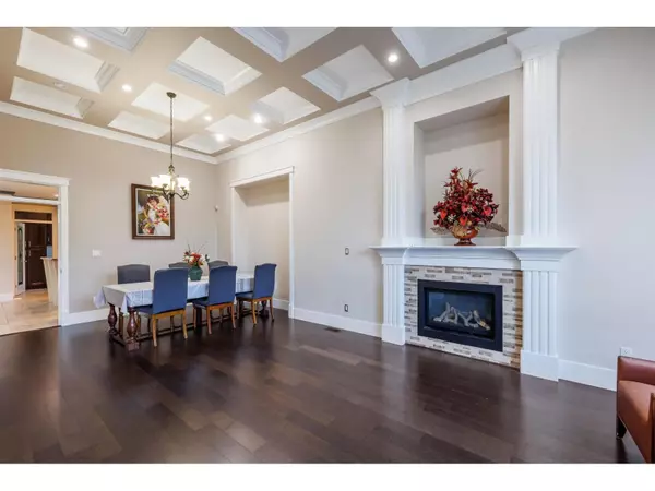 Surrey, BC V4A1G9,16067 14 AVENUE