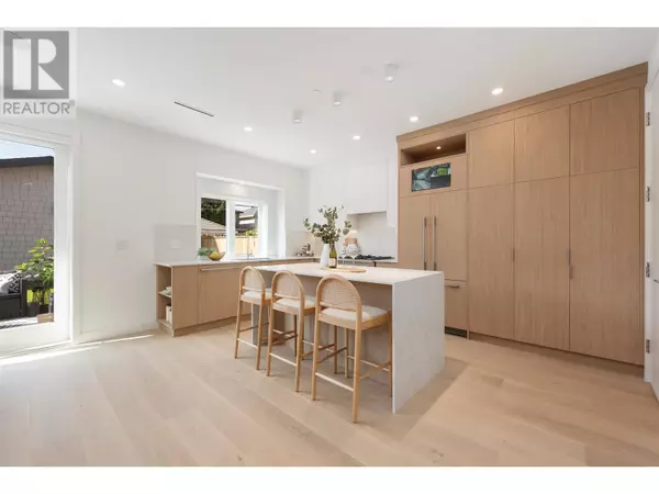 Vancouver, BC V6L1E3,2750 West 19TH AVE #2