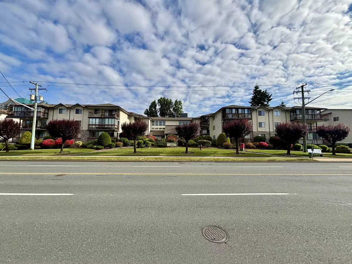 Abbotsford, BC V2T2C8,32055 OLD YALE RD #204