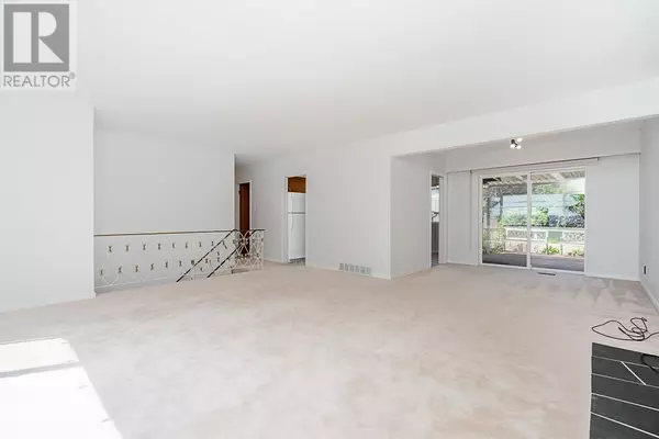 Coquitlam, BC V3K2R7,663 SHAW AVENUE