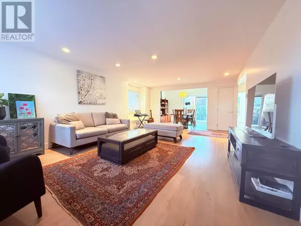 732 E 13TH STREET, North Vancouver, BC V7L2M7