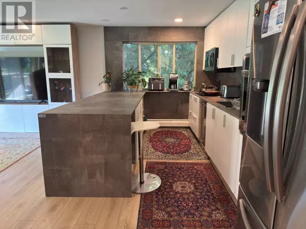 West Vancouver, BC V7T1L5,235 KEITH RD #1239