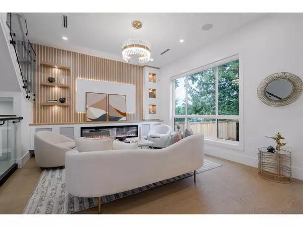 Langley, BC V2Y3S7,7158 204A STREET