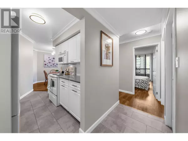 Burnaby, BC V5B4V5,2041 BELLWOOD AVE #1101