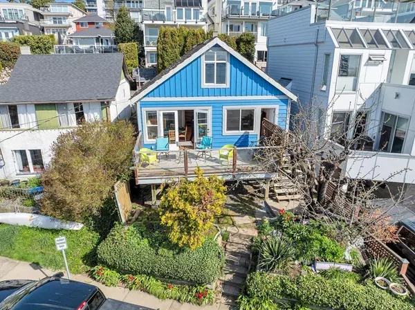 15161 VICTORIA AVENUE, White Rock, BC V4B1G5