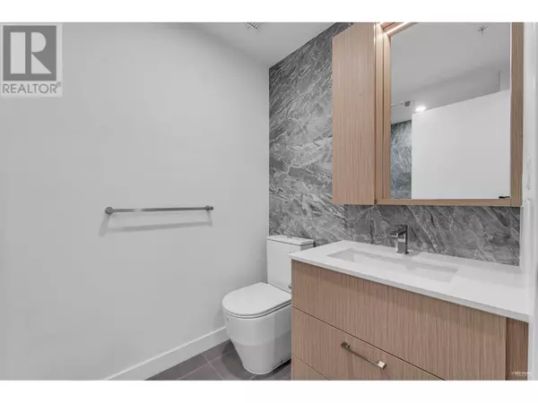 Burnaby, BC V5H0L3,6468 WILLINGDON AVE #2005