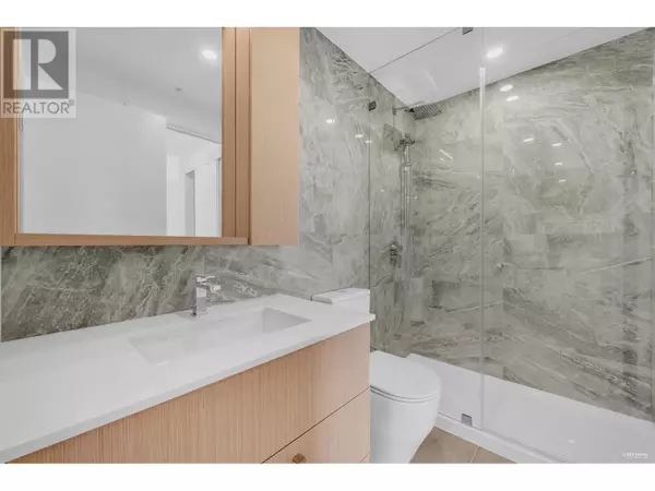 Burnaby, BC V5H0L3,6468 WILLINGDON AVE #1507
