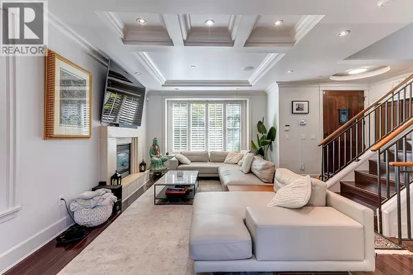 Vancouver, BC V6R1S4,4459 W 5TH AVENUE