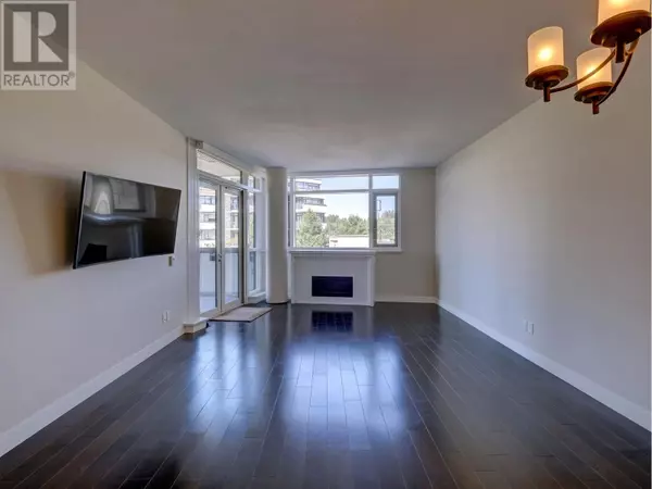 Sechelt, BC V7Z0J2,5665 TEREDO ST #306