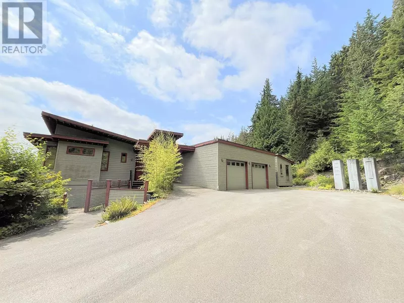 2923 FERN DRIVE, Port Moody, BC V3H4W9