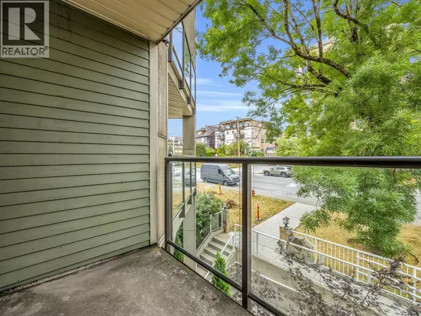 New Westminster, BC V3L1B8,210 CARNARVON ST #304