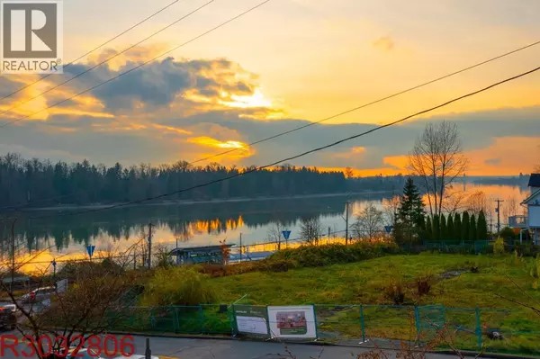 11580 223 ST #301, Maple Ridge, BC V2X9H1
