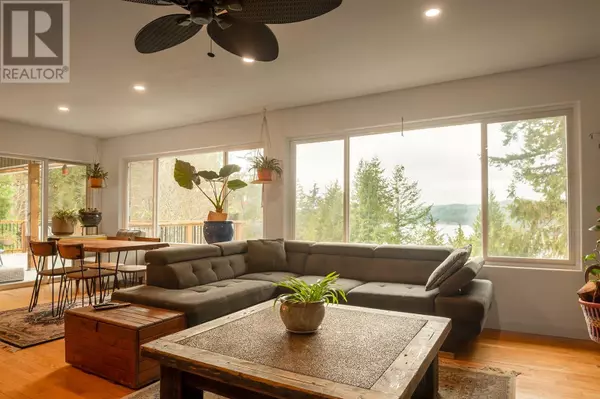Garden Bay, BC V0N1S1,5220 CLAYDON ROAD