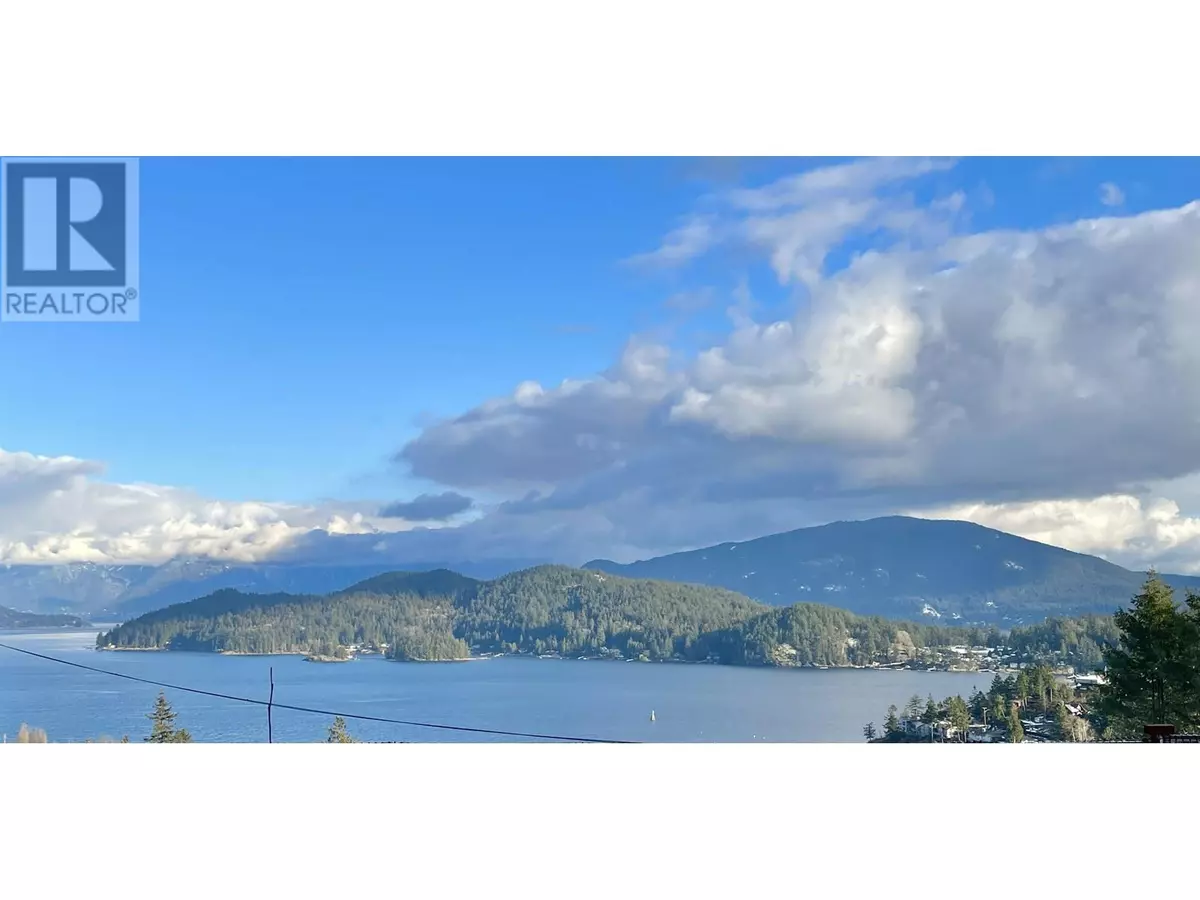 Gibsons, BC V0N1V9,464 EAGLECREST DR #10102