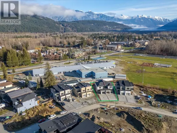 1005 PHARE CRESCENT, Pemberton, BC V0N2L1