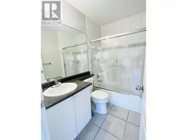 Vancouver, BC V5W1X7,552 East 45 AVE #1 br