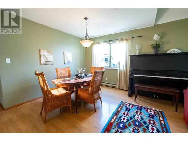 Sechelt, BC V7Z0N9,5462 KENSINGTON ROAD