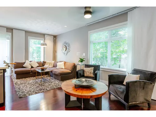 Surrey, BC V4P0C3,2689 PARKWAY #13