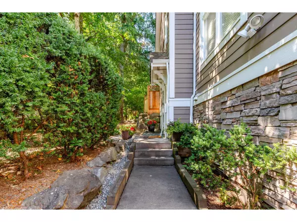 Surrey, BC V4P0C3,2689 PARKWAY #13