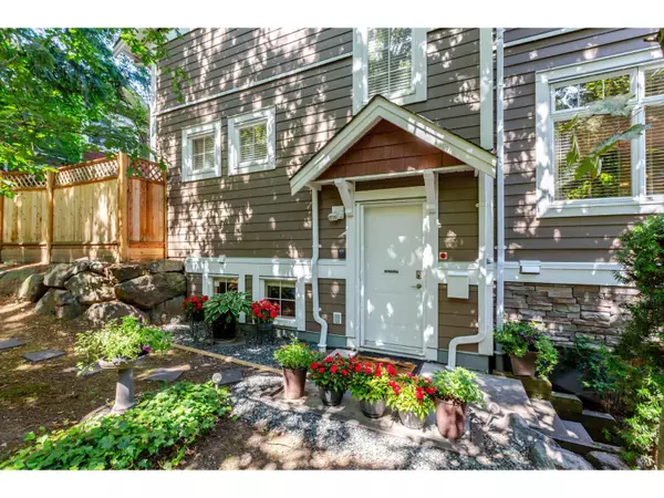Surrey, BC V4P0C3,2689 PARKWAY #13