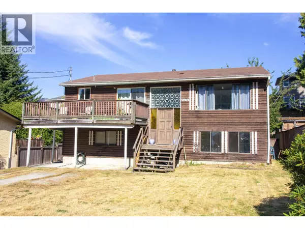 5754 BINNACLE AVENUE, Sechelt, BC V7Z0R4