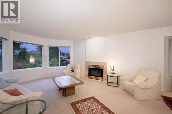 Port Moody, BC V3H1K8,937 WESTMOUNT DRIVE