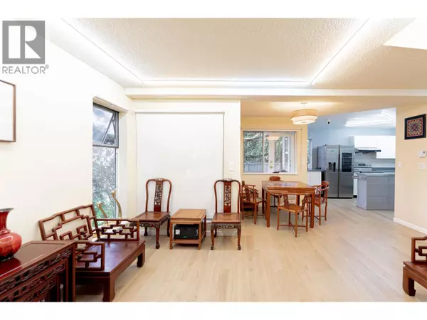 Burnaby, BC V3N4W6,7345 SANDBORNE AVE #21