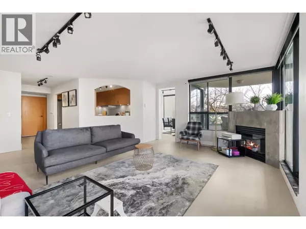 West Vancouver, BC V7T2Y4,328 TAYLOR WAY #3D