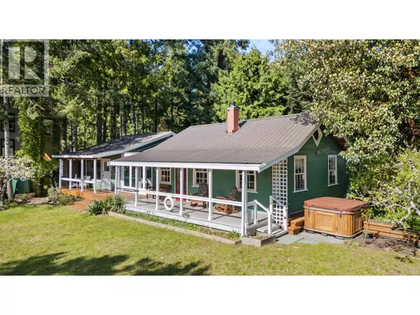 Halfmoon Bay, BC V7Z1B6,5400 SANS SOUCI ROAD