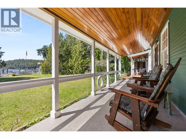 Halfmoon Bay, BC V7Z1B6,5400 SANS SOUCI ROAD