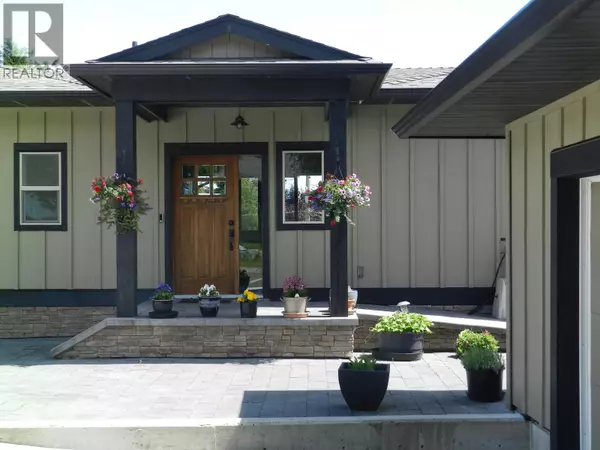 Gibsons, BC V0N1V9,659-661 GIBSONS WAY