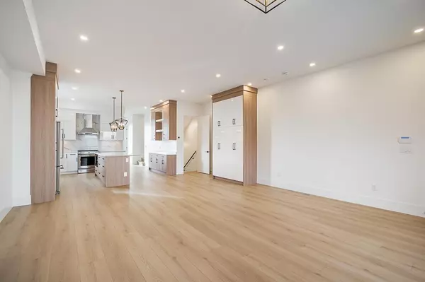 Surrey, BC V3S9X7,16685 16 AVENUE