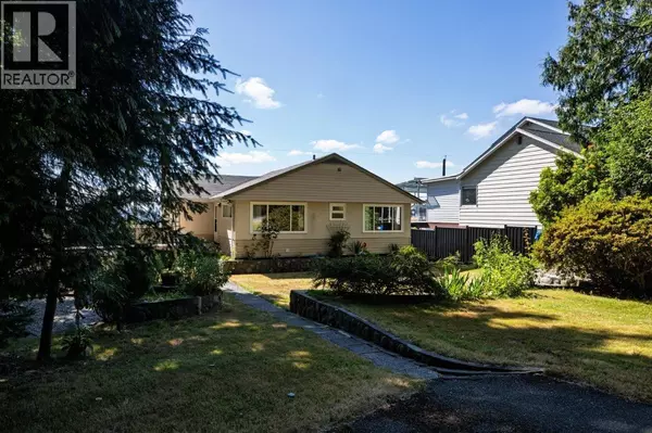 1033 DRAYTON STREET, North Vancouver, BC V7L2C7