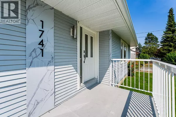 Port Coquitlam, BC V3B1X6,1741 SALISBURY AVENUE