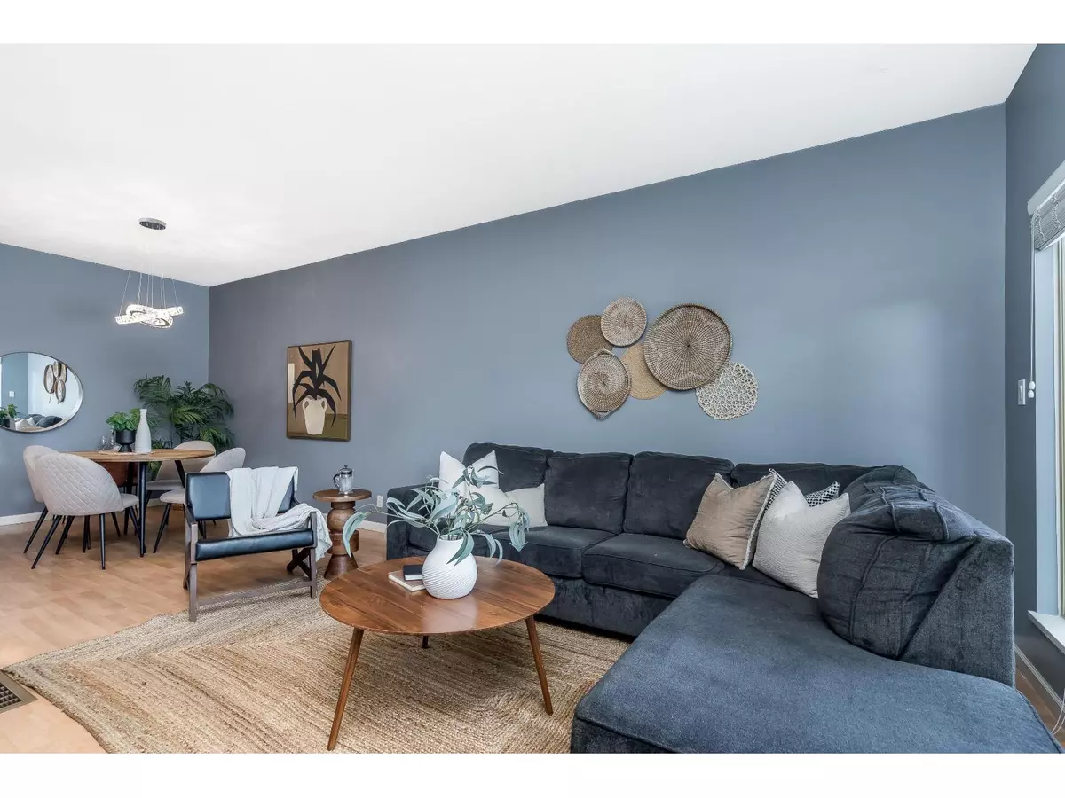 White Rock, BC V4B2R5,15411 RUSSELL AVENUE