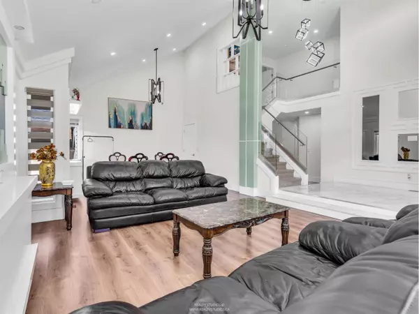 5775 184A STREET, Surrey, BC V3S7T1