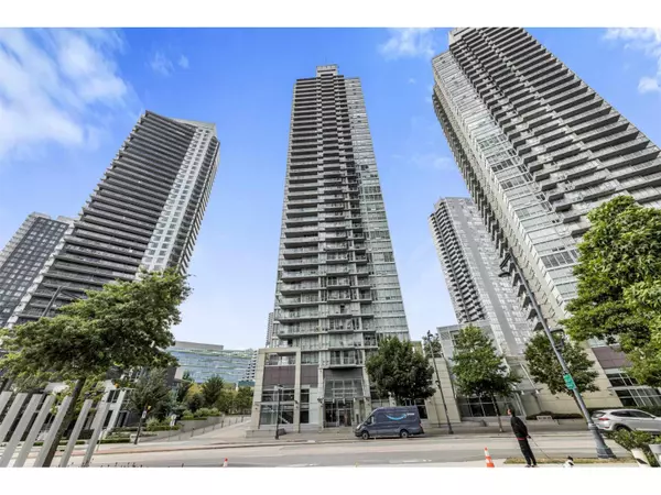 9981 WHALLEY #2506, Surrey, BC V3T0G6